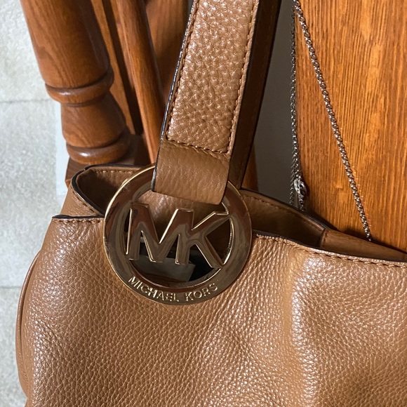 Michael Kors Tan Leather Shoulder Bag - Picture 2 of 16